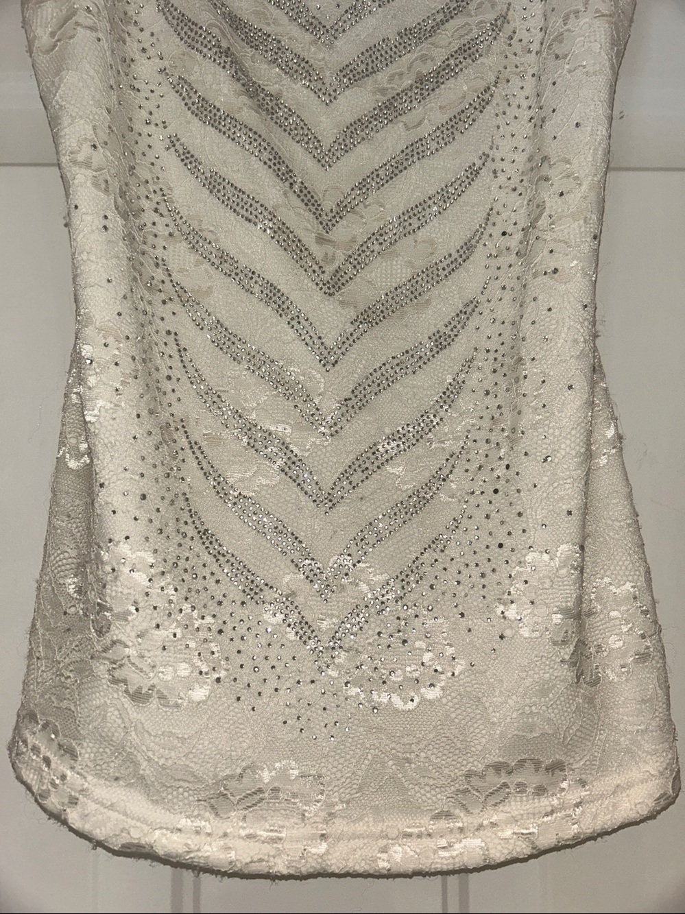 YA LA Embellished Tank Top L Ivory Y2K Sequin Chevron Cami Glam Fitted Vintage - Picture 3 of 12